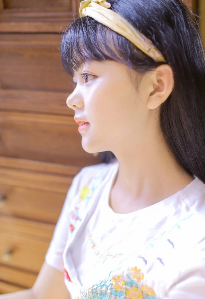 眼睛妹妹爱美食_眼睛妹_眼睛妹dj叫什么名字