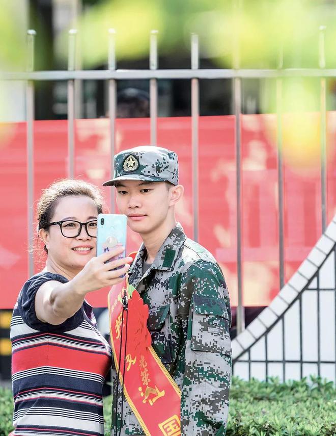 当兵可以玩手游吗_入伍后手机能下游戏吗吗_当兵可以玩游戏