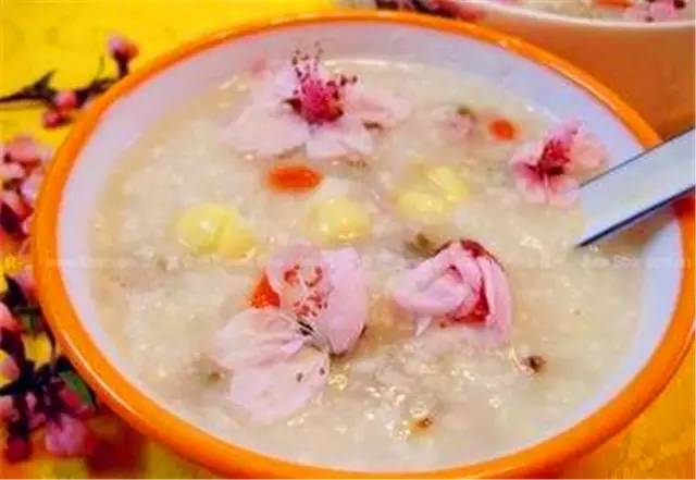 清明节吃什么风俗食物_清明节吃什么_清明节吃青团寓意着什么