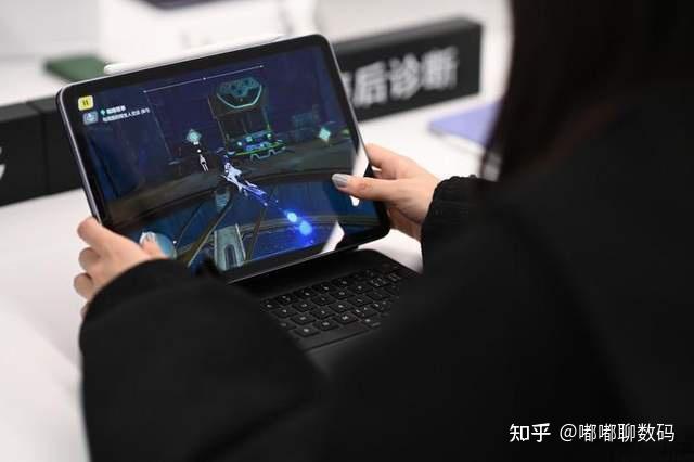 平板玩手机游戏可以用键盘吗_平板玩手机游戏怎么样_平板可以玩手机游戏吗