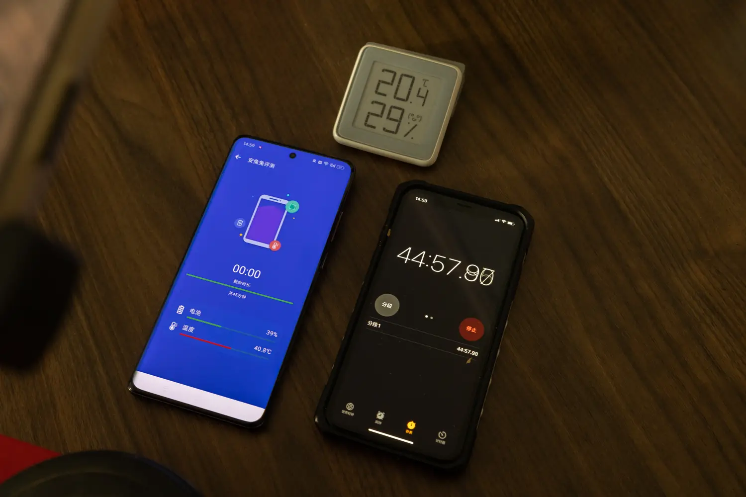 烫发的时候玩手机_手机打游戏 发烫怎么办_烫发时能玩手机吗