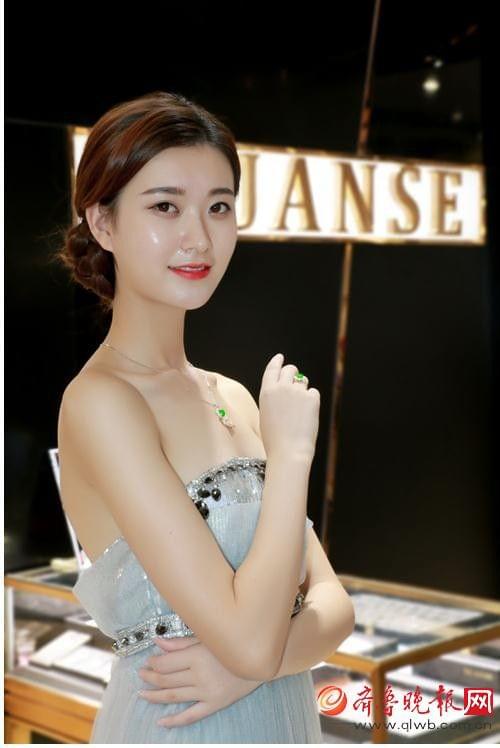 美女夜店慢摇热舞视频脱衣_国外美女在家脱衣热舞视频_美女脱衣游戏