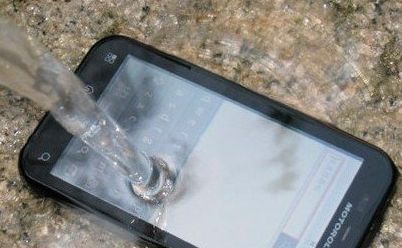 手机进水游戏视频_手机进水了视频不清楚怎么办_手机进水视频模糊怎么办